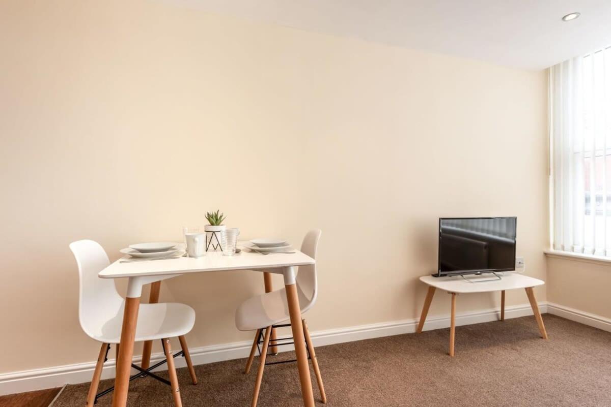 Bright 1 Bedroom Budget Flat In Central Понтефракт Экстерьер фото