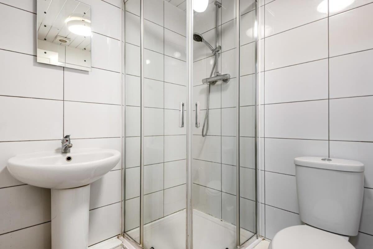 Bright 1 Bedroom Budget Flat In Central Понтефракт Экстерьер фото