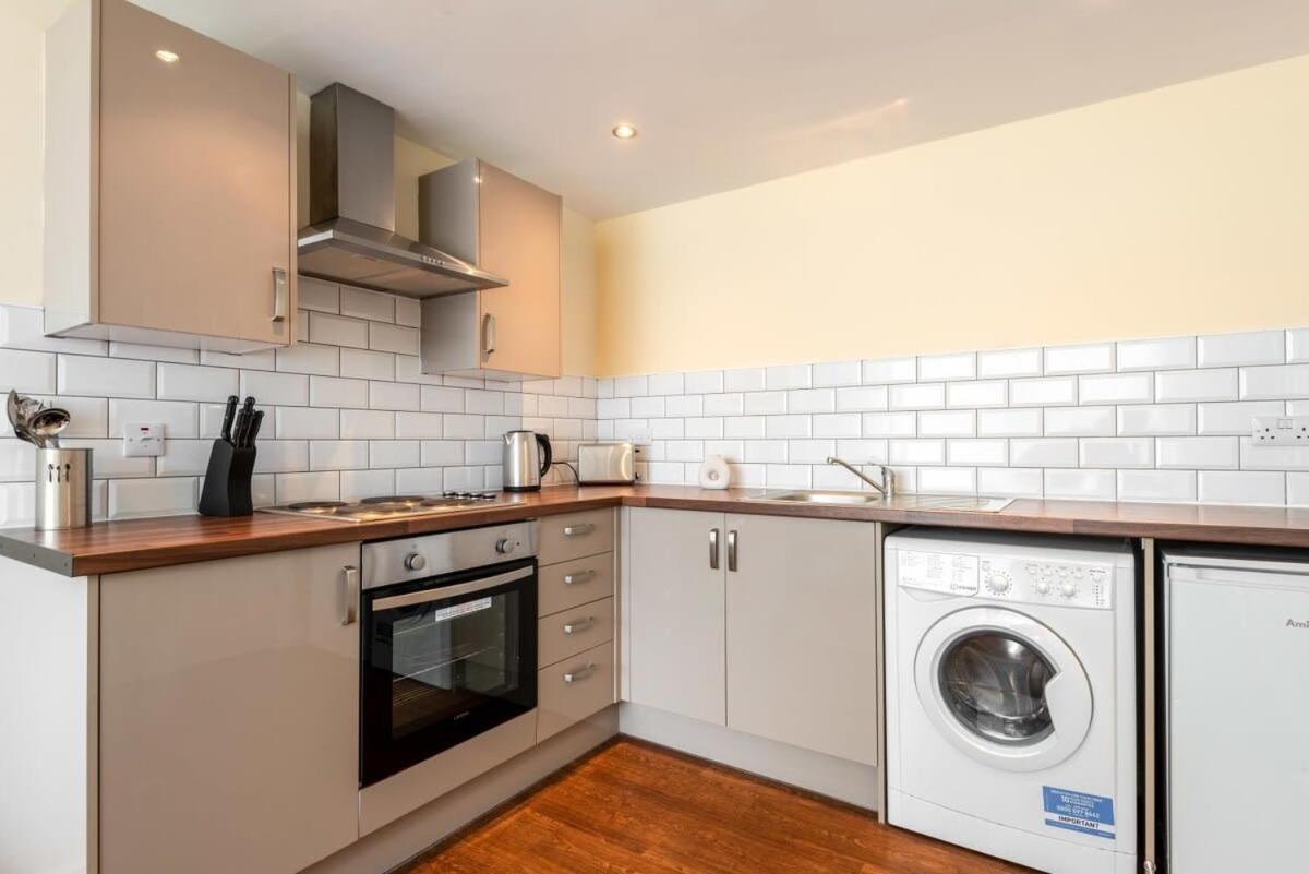 Bright 1 Bedroom Budget Flat In Central Понтефракт Экстерьер фото